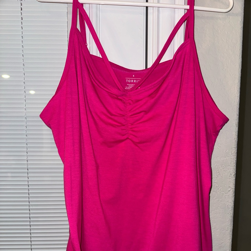 💗💗Torrid Hot Pink Camisole-Size 4 💗💗